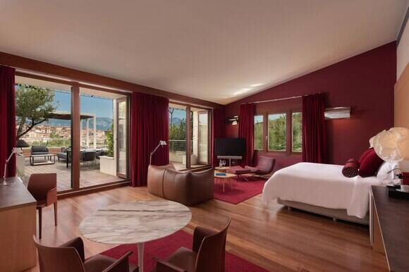 Riscal Terrace Suite, Elciego Village View