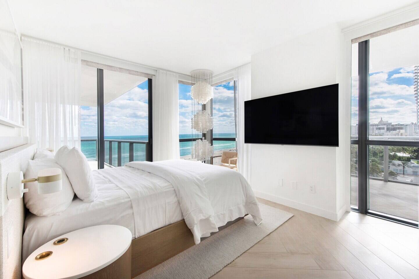 WOW Oceanfront Two Bedroom Suite