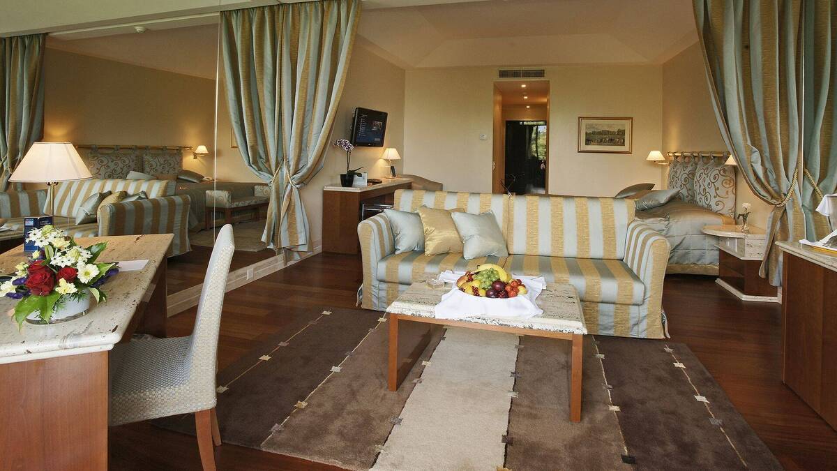 Deluxe One Bedroom Suite
