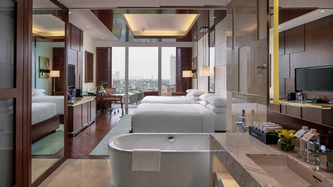 DELUXE DOUBLE ROOM