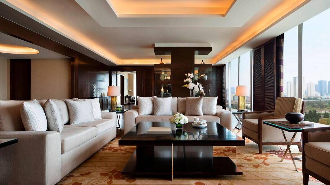 CHAIRMAN ONE BEDROOM SUITE, EXECUTIVE LOUNGE ACCESS