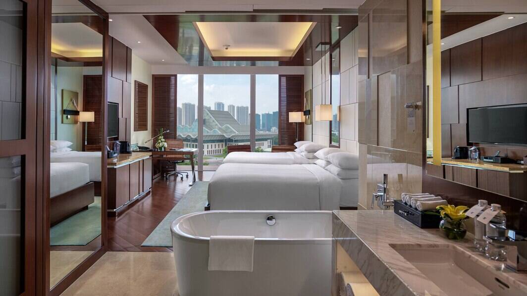 EXECUTIVE LOUNGE ACCESS DOUBLE ROOM, LAKE VIEW