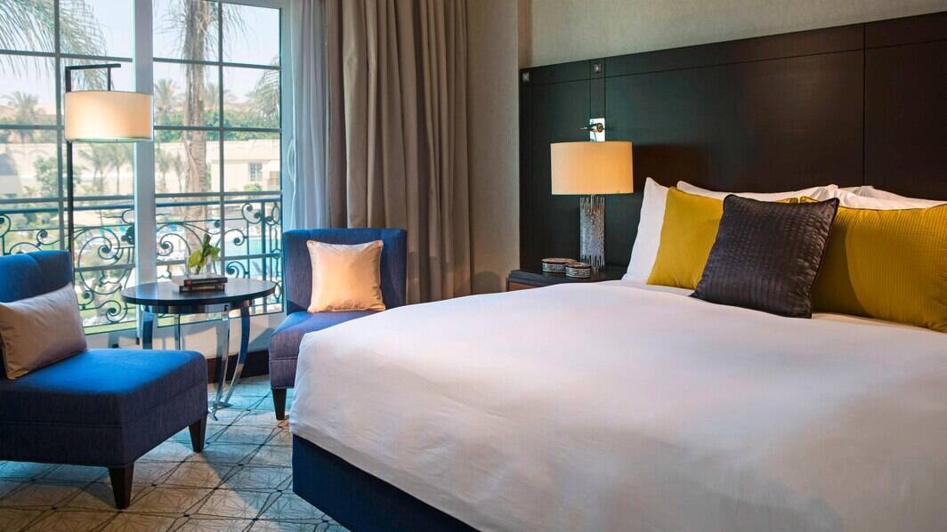 Deluxe King Room - Club Lounge Access