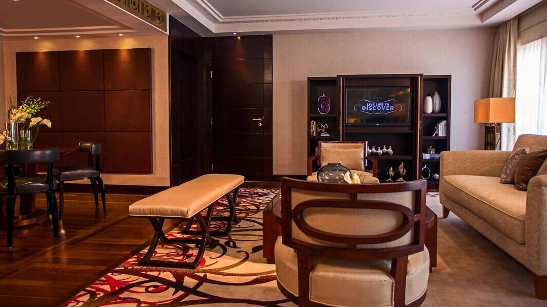 Presidential King Suite - Club Lounge Access