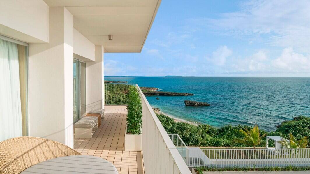 Junior Suite Two Double Sofa Bed Oceanfront Corner Room