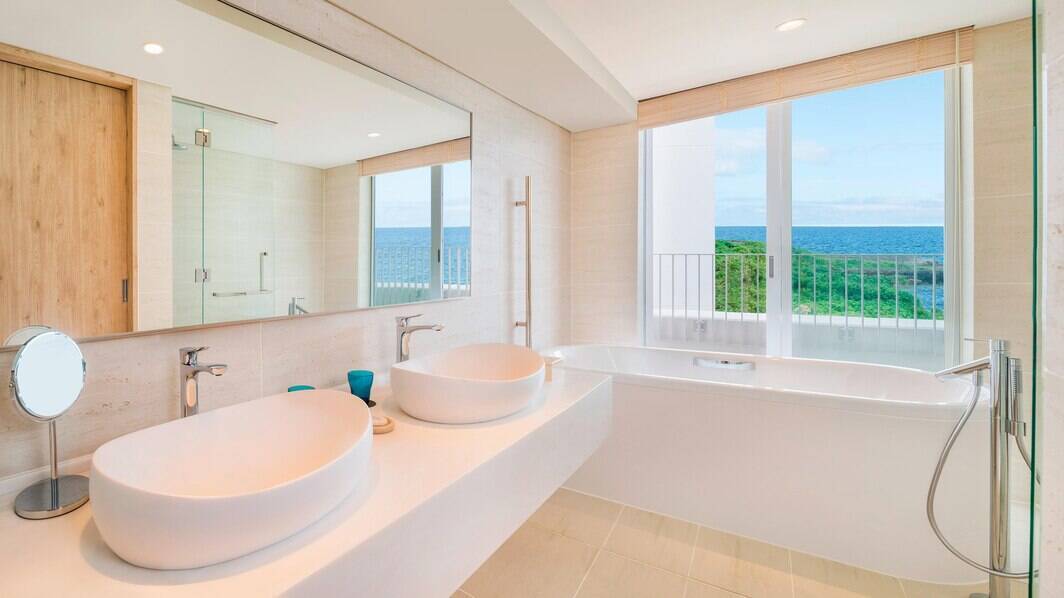 Presidential Suite Oceanfront Balcony Whirlpool