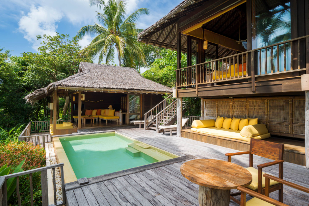 Beachfront Pool Villa Suite