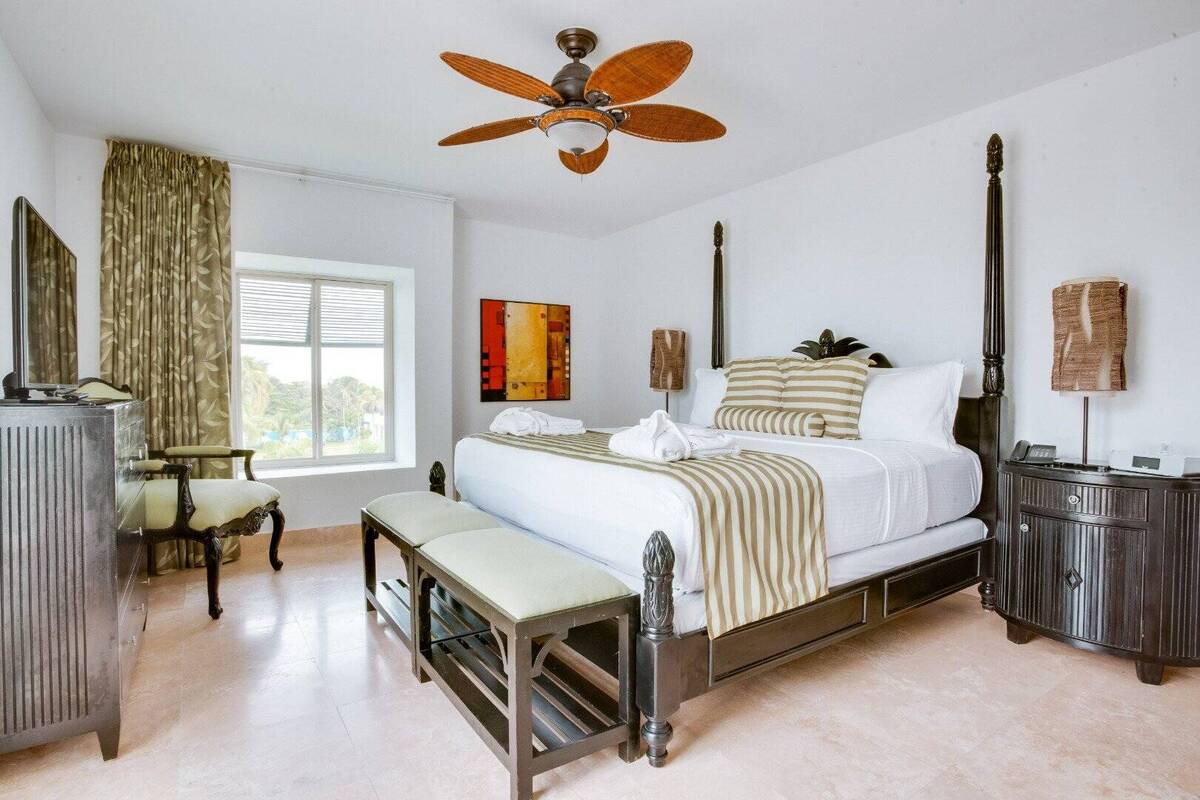 Two Bedroom Oceanfront Sea House