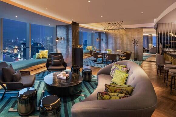 WOW King Suite
