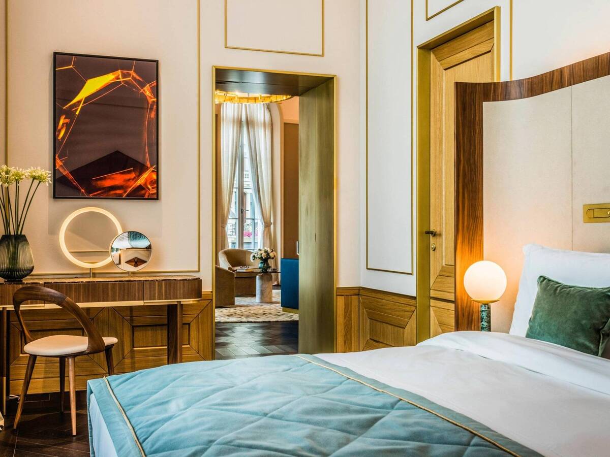 Signature Suite