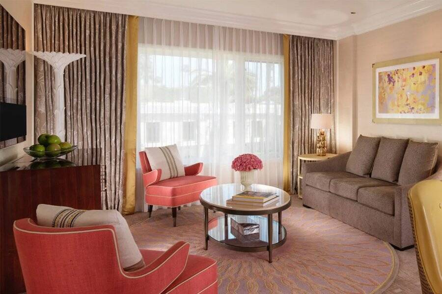 Junior Beverly Hills Suite