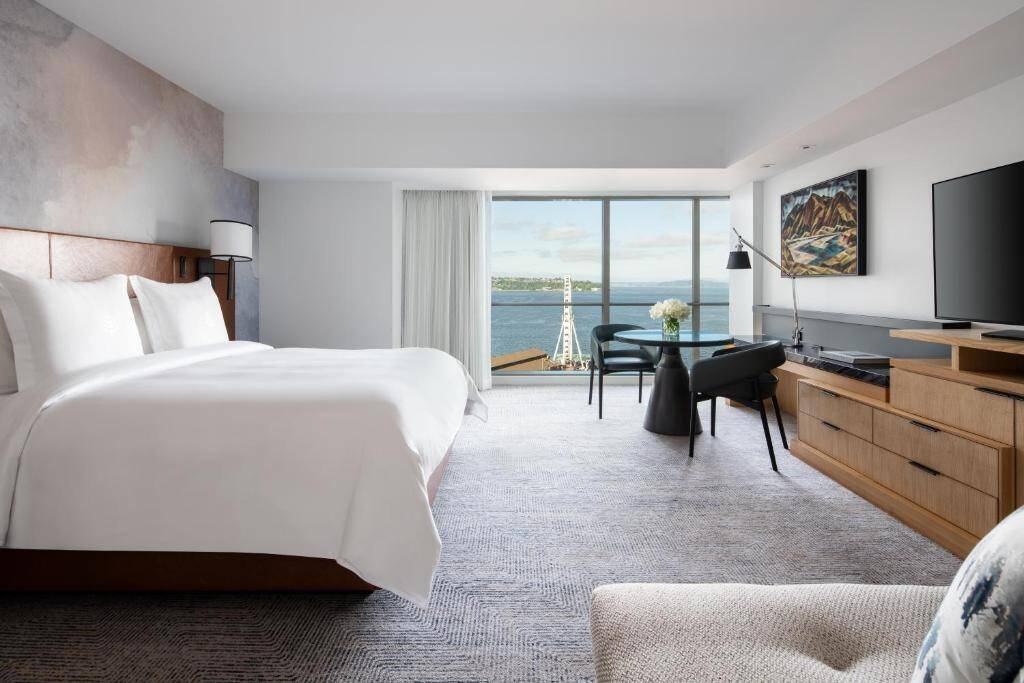 Two Bedroom Deluxe Elliot Bay Suite