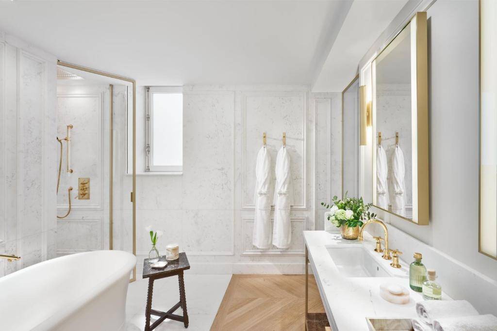 Turret Suite