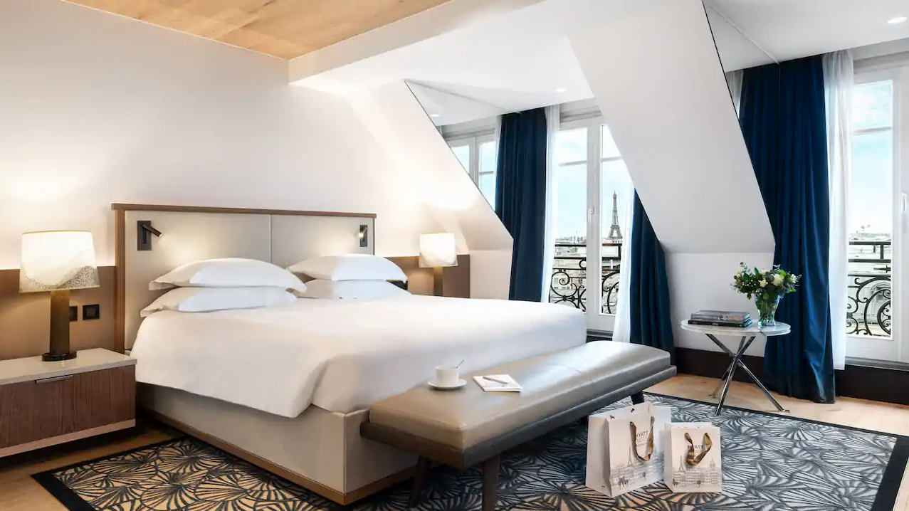 Eiffel Tower Suite