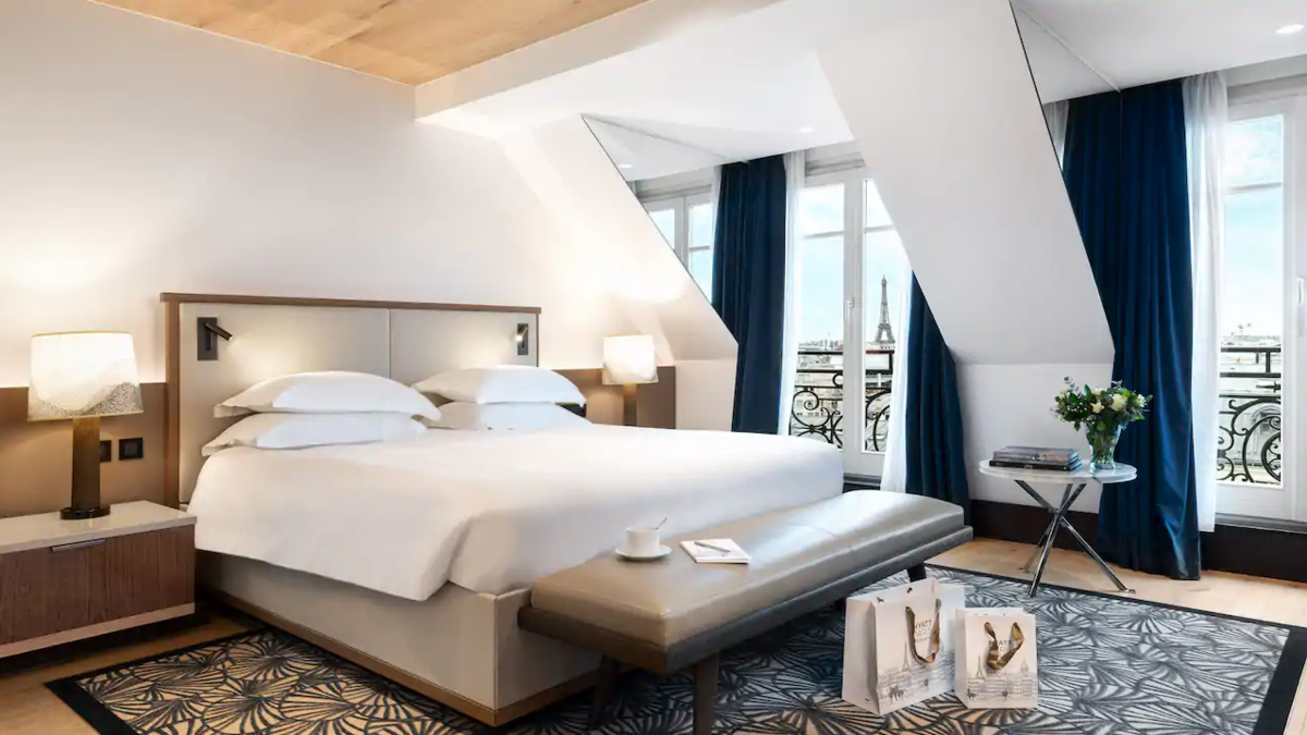 Eiffel Tower Suite