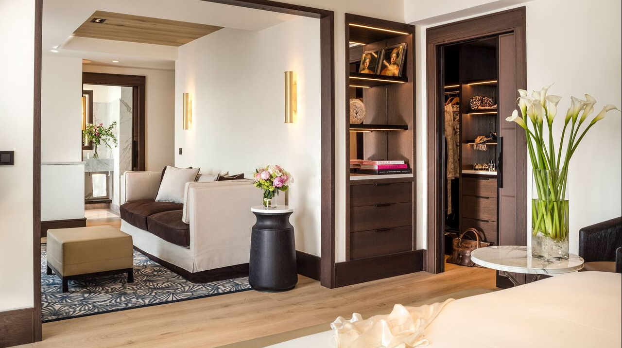 Eiffel Tower Suite