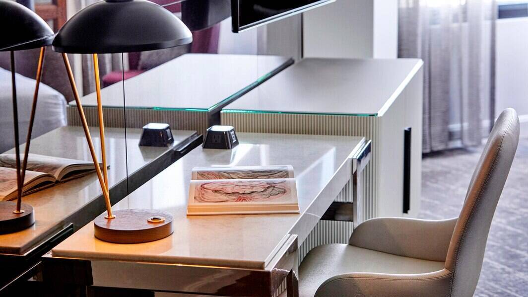 Premium Canal Street View King Room