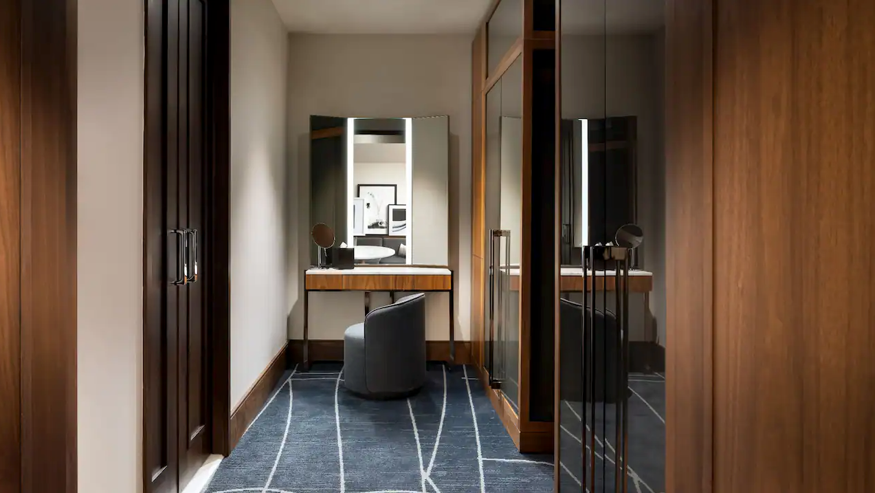 Corner High Floor Suite