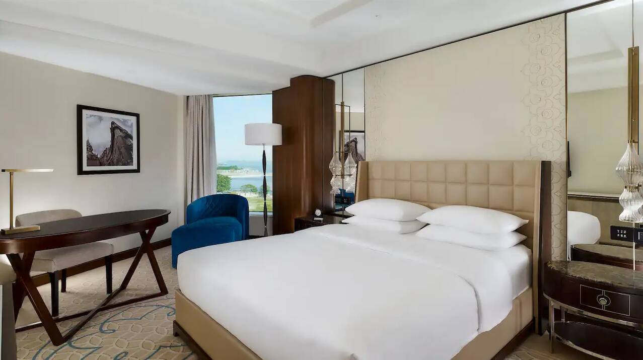 King Sea View Room