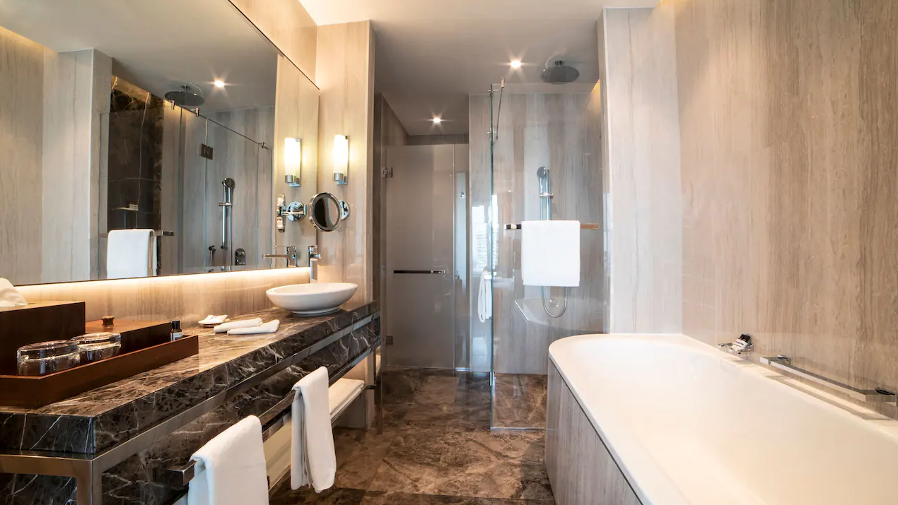 Twin Sea View Club Access Room