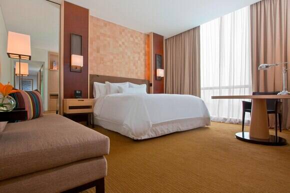 Deluxe Room King Low Floor