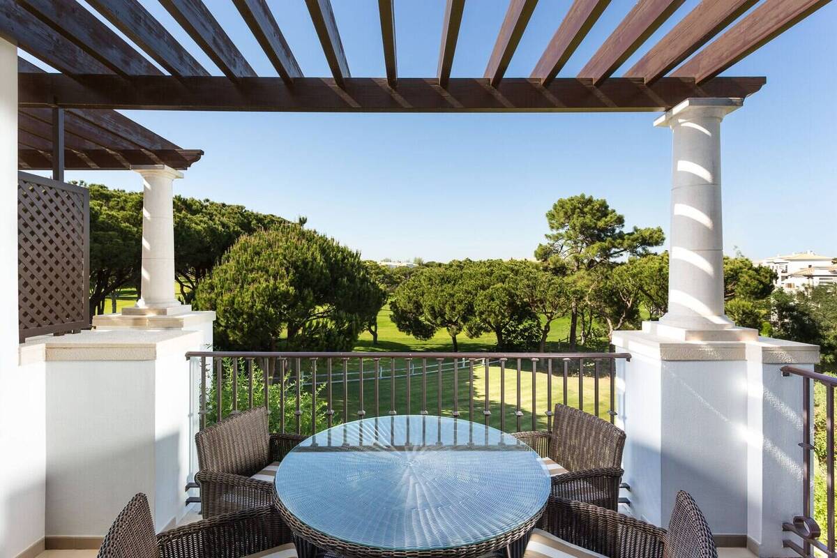 Three Bedroom Residence - Top Floor