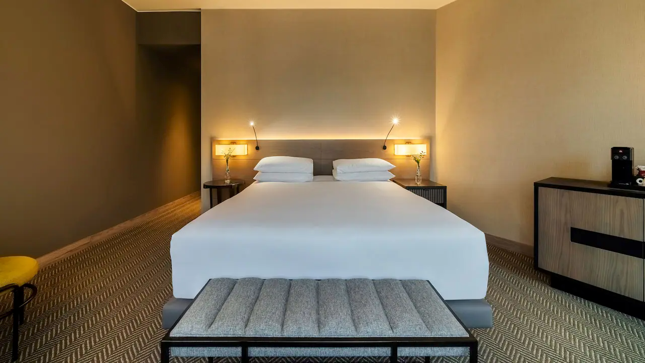 King Balcony Room