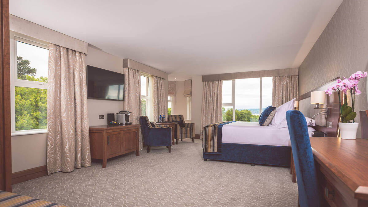 Deluxe Lough View Room