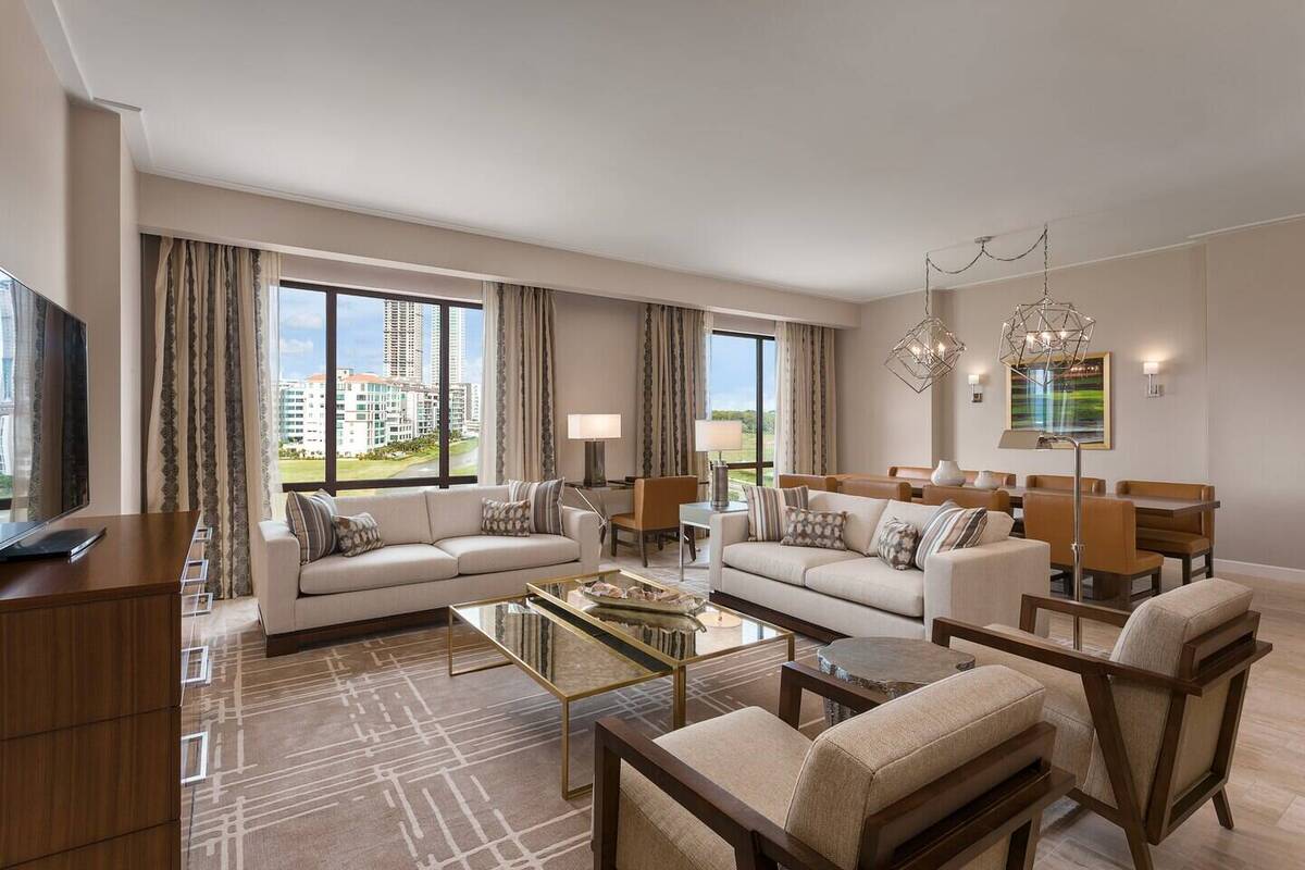 Grand King Suite