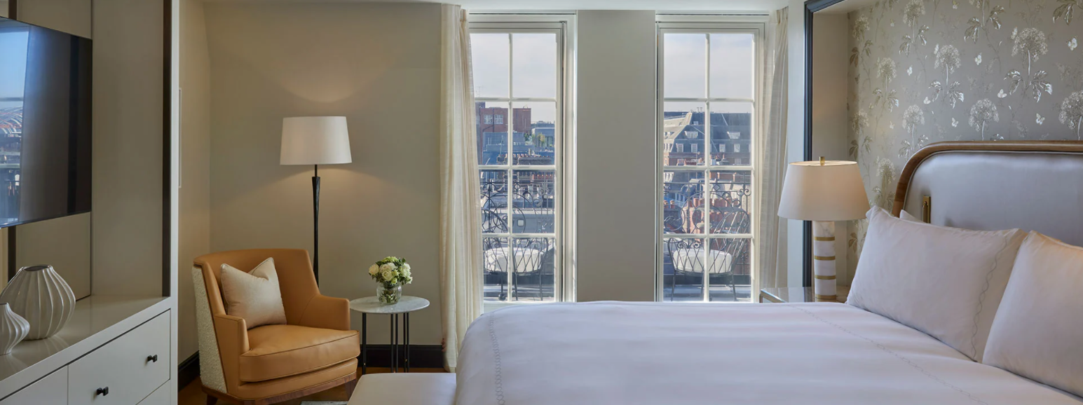 Corner Terrace Suite