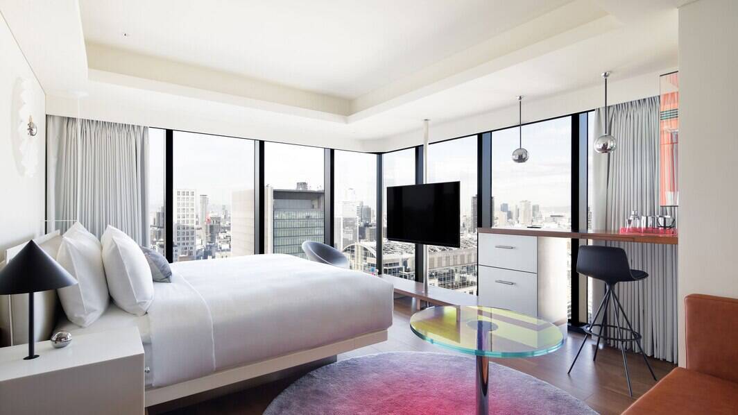 Premier Corner King Room