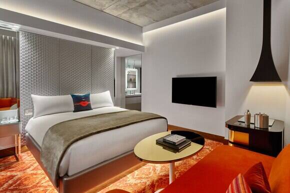 King Guest Room, Street View