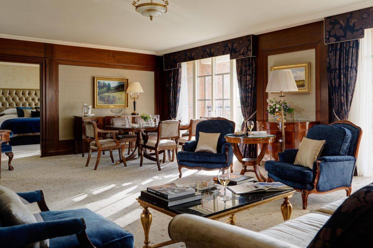 W. B. Yeats Signature King Suite