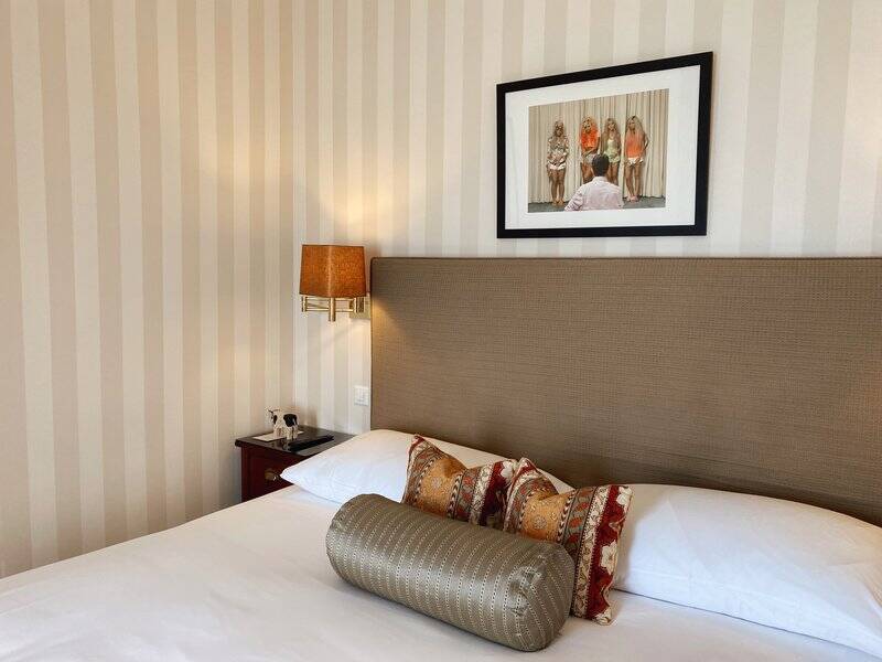 Traditional & Artistic Lake View Suite