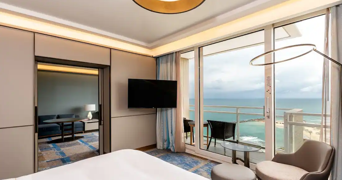 King Plaza Vista Premium Suite with Sea View