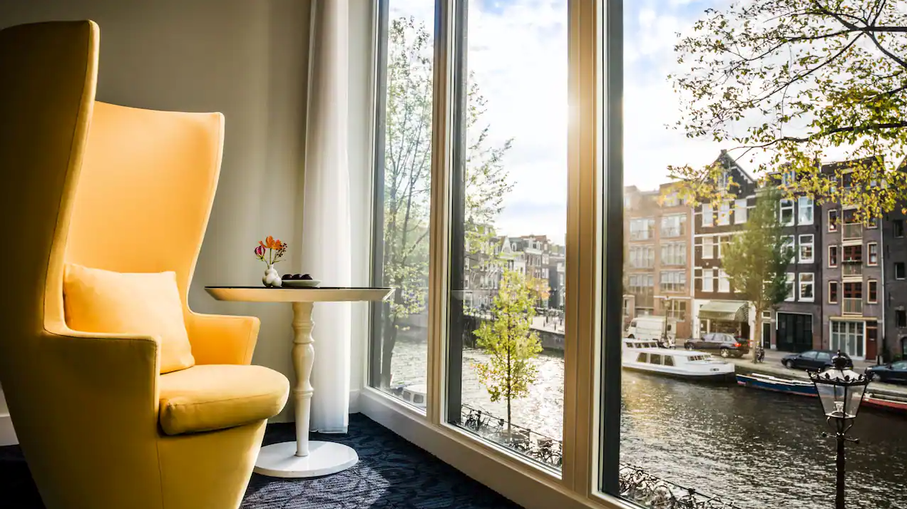 King Bed Canal View