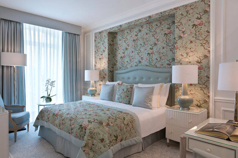 Superior Room - Partial Lake View