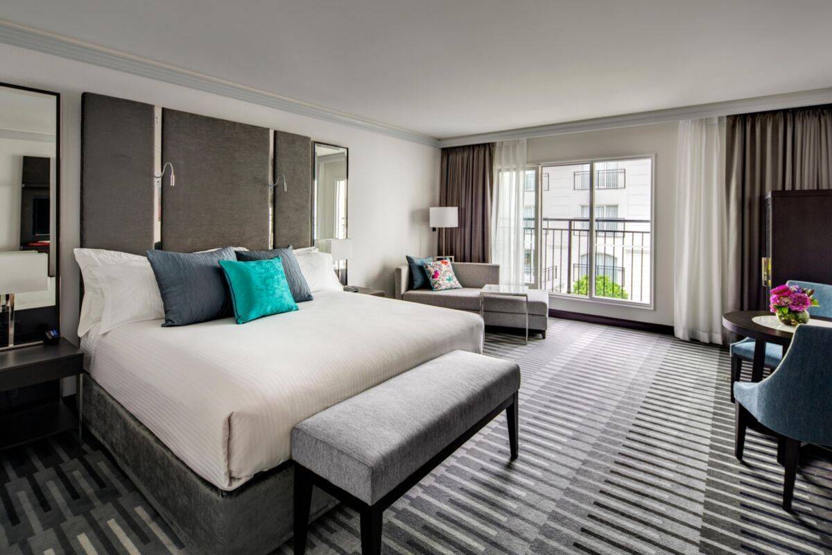 King Classic Club Access Village View Room