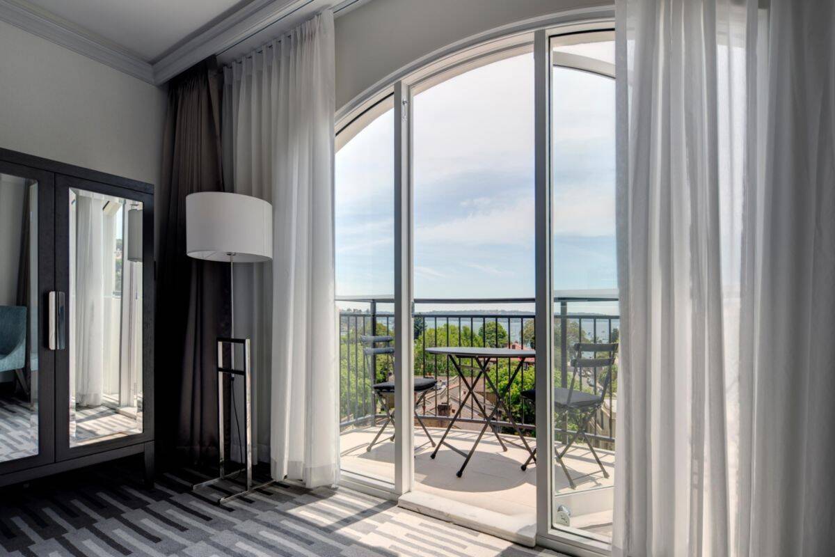 King One Bedroom Bayside Suite