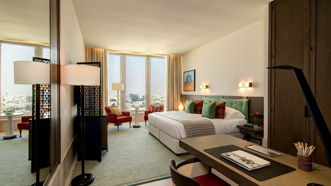 Deluxe King High Floor Room