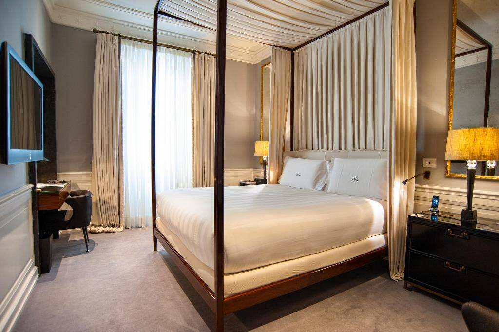 Superior Balcony Room