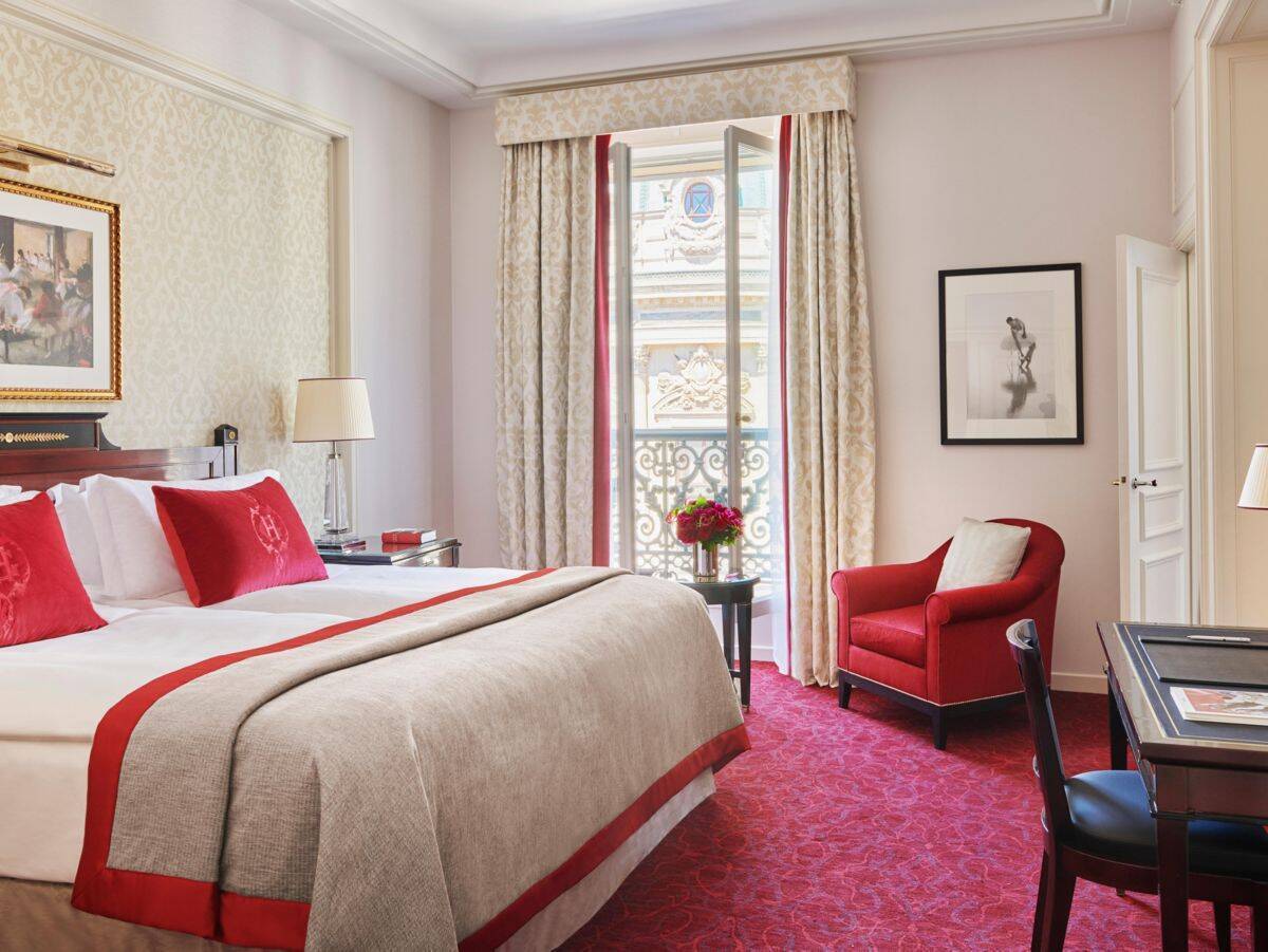 King Bed Premium Opera View Balcony