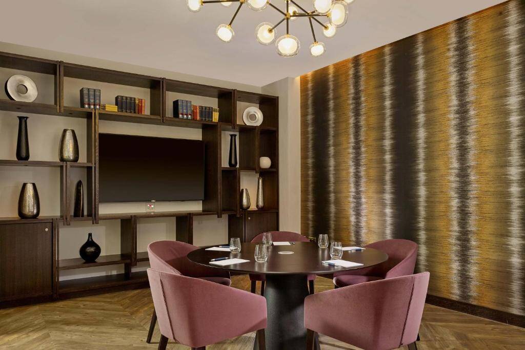 Edinburgh Castle Suite