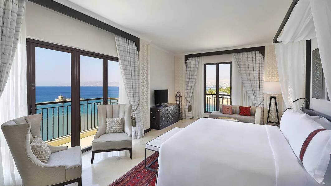 Saraya King Suite, Sea View Balcony