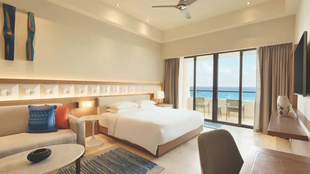 Ocean Front Pyramid Suite