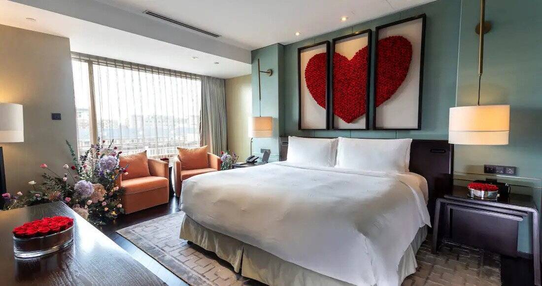 ROMANTIC ALL YOU SUITE
