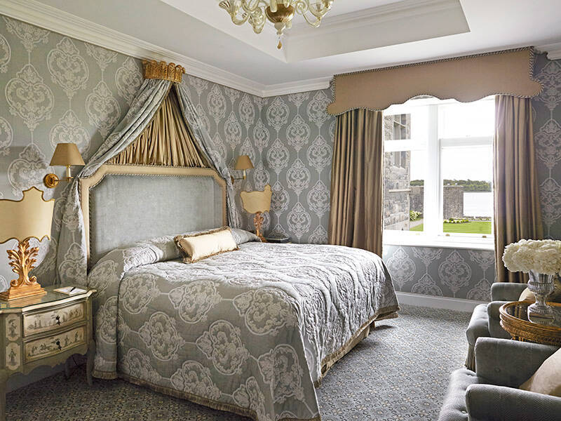Lake View Deluxe Room