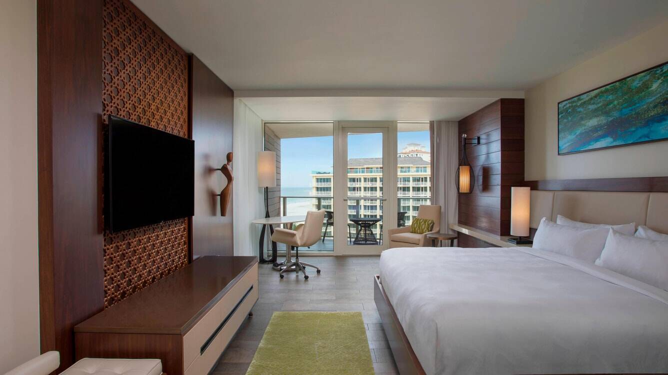 Sirene Guest Room One King Partial Gulf View