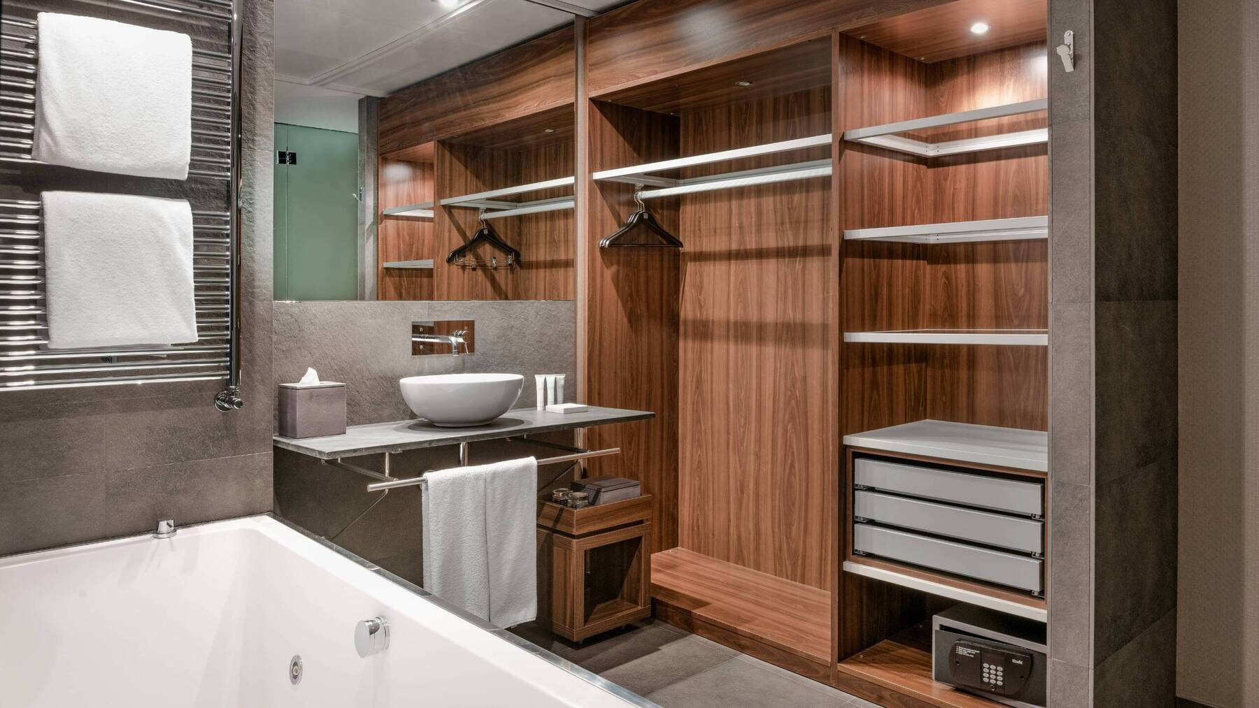 Family One Bedroom Suite