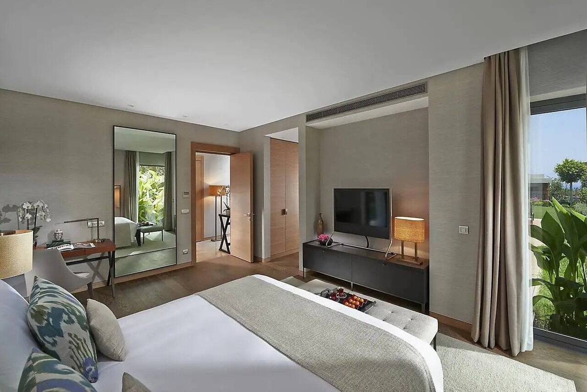 Three Bedrooms Apartment With Pool